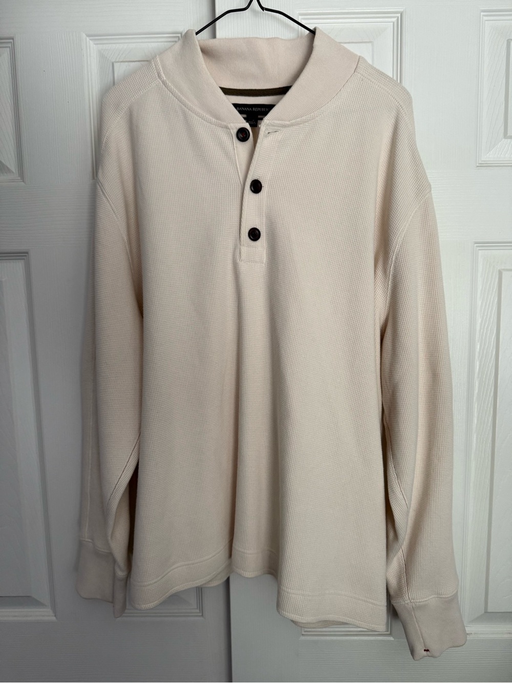 Men’s Banana Republic Cream Crewneck Henley Sweater